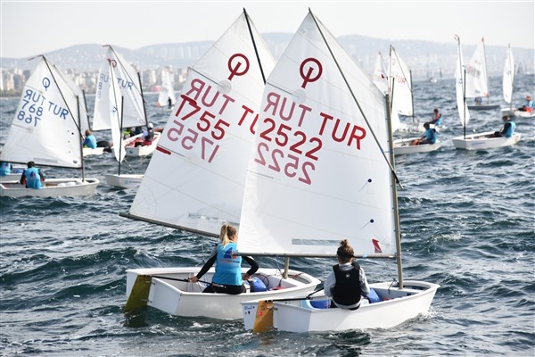 Kadıköy Cumhuriyet Kupası Yelken Yarışları başladı