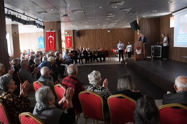 Huzurevi sakinlerine 'Bilinmeyen Yönleriyle Atatürk' konferansı