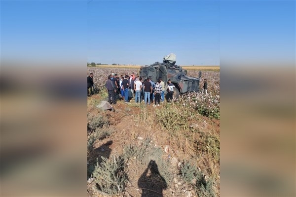Şanlıurfa'da zırhlı askeri araç devrildi