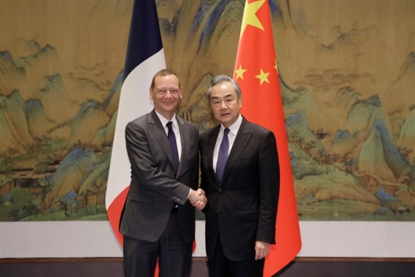 Wang Yi, Fransa Cumhurbaşkanı Macron'un dışişleri danışmanıyla görüştü