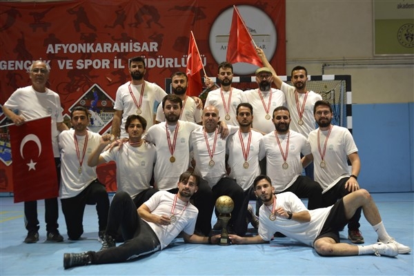 Futsal 100. Yıl Cumhuriyet Kupası’nda şampiyon Nilüfer Belediyesi GESK