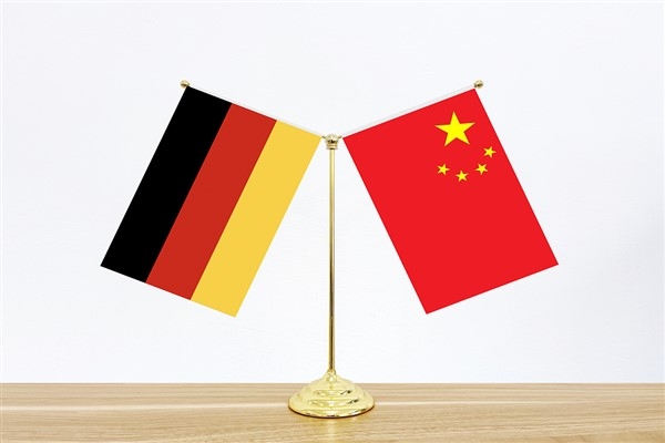Xi, Almanya başbakanı ile video konferans yöntemiyle görüştü