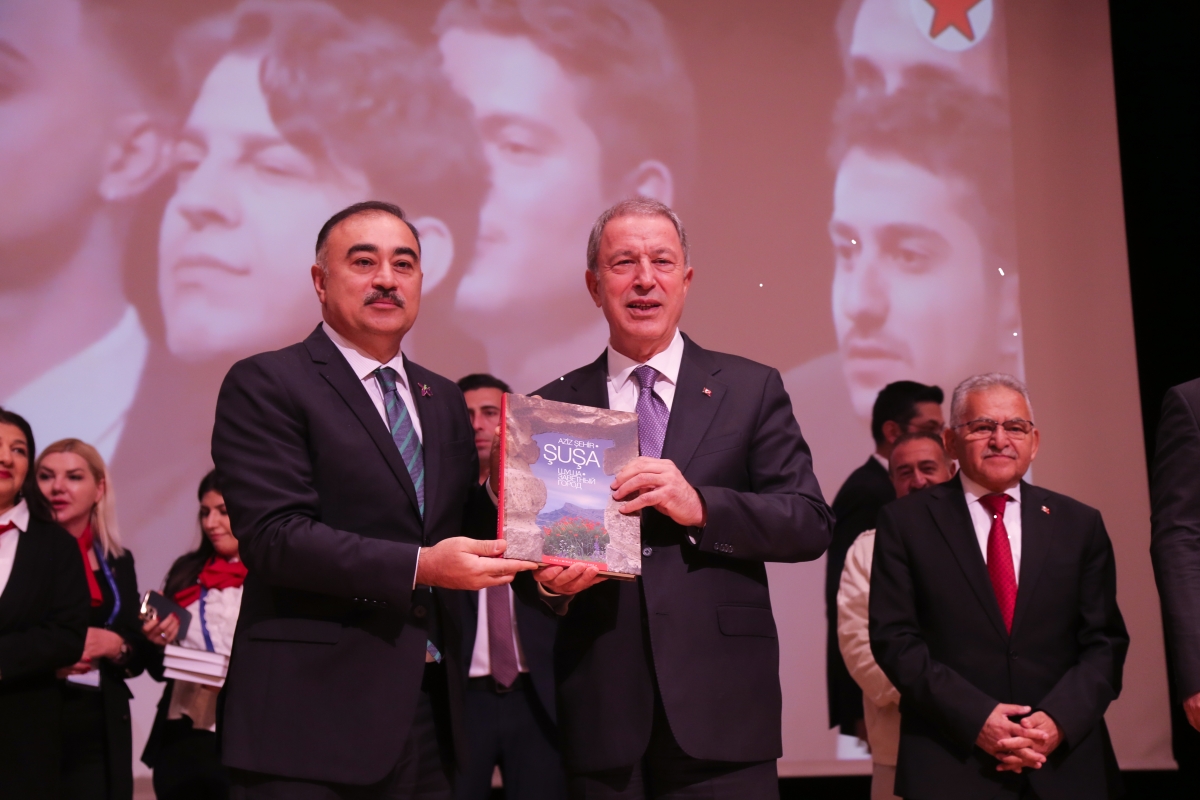 Başkan Büyükkılıç, ″Haydar Aliyev'in Bir Millet İki Devlet Vizyonu″ sempozyumuna katıldı