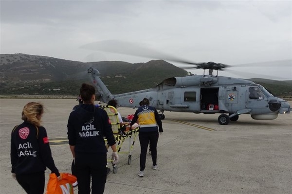 Gökçeada'da kalp krizi geçiren vatandaş, askeri helikopter ile hastaneye ulaştırıldı
