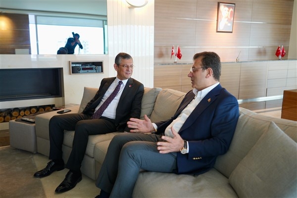 İmamoğlu, 8. CHP Genel Başkanı Özel’e tebrik ziyaretinde bulundu