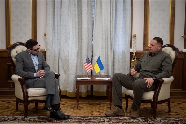 Ukrayna Cumhurbaşkanlığı Ofisi Başkanı Yermak, Amerikalı işadamı Soros ile görüştü