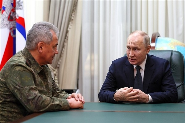 Rusya Devlet Başkanı Putin, Güney Askeri Bölge karargahını ziyaret etti