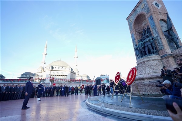 Ulu Önder Mustafa Kemal Atatürk, Taksim’de anıldı