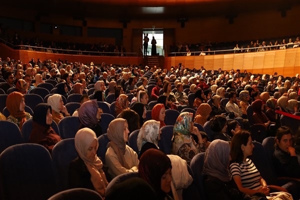 Bursa'da ailelere özel iletişim seminerleri düzenlendi