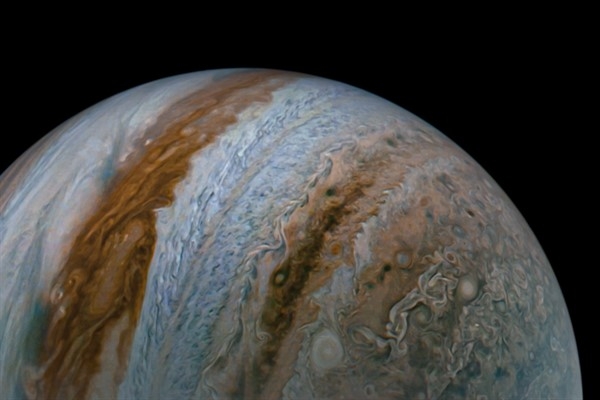 NASA, Jüpiter'in rüzgarlarının silindirik katmanlara nüfuz ettiğini keşfetti