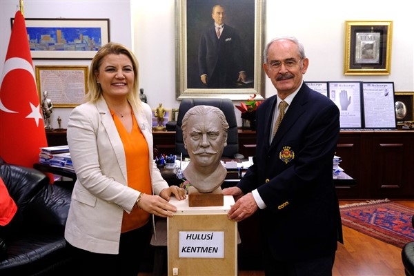 İzmit Belediye Başkanı Hürriyet’ten Başkan Büyükerşen’e teşekkür ziyareti
