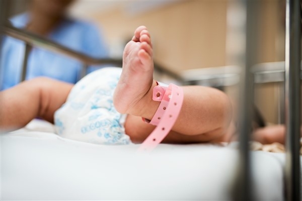 Prematüre bebeklerde doktor değerlendirmesi ve takibi önemli