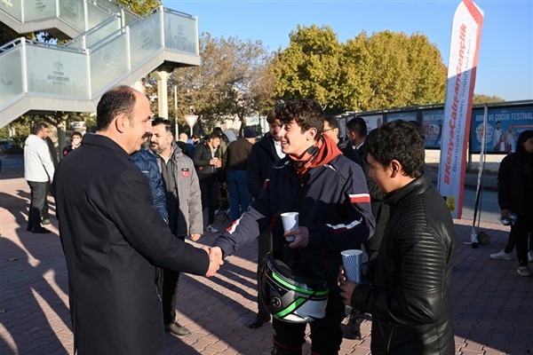 Başkan Altay, Zafer sSanayii’nde çalışan gençlerle buluştu