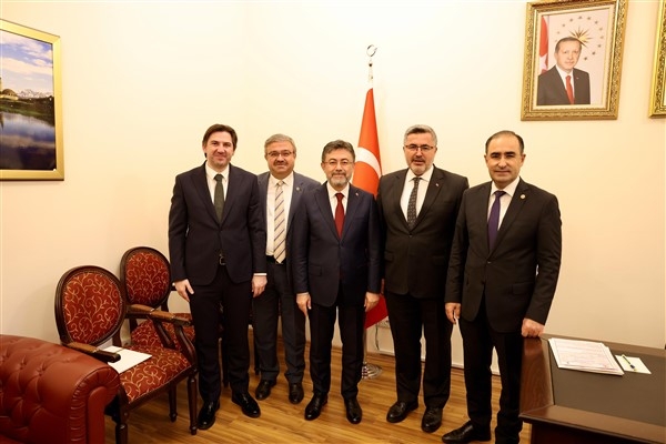 AK Parti milletvekilleri Bakan Yumaklı ile görüştü