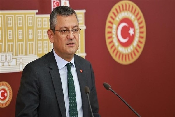 CHP Genel Başkanı Özel, Ahmet Kaya’yı andı
