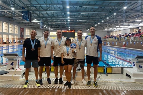 Uluslararası Masterlar Uzun Kulvar Yüzme Şampiyonası düzenledi