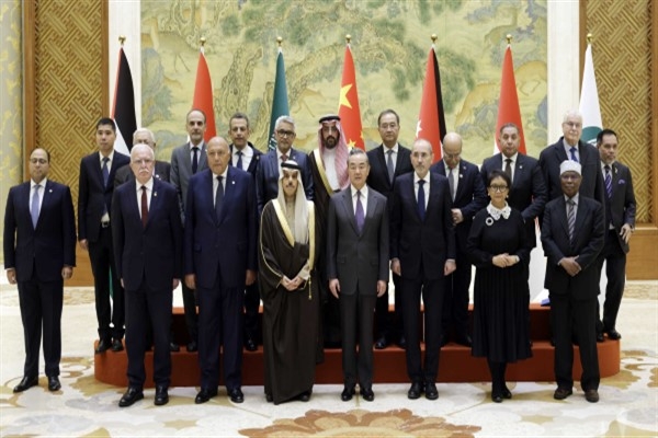 Arap ve İslam ülkelerinin dışişleri bakanlarından oluşan ortak heyet Çin’de