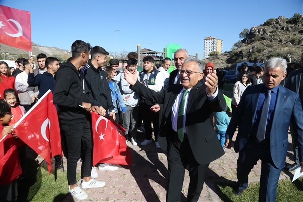 Büyükkılıç: “'Bu bizim işimiz değil' demedik, 'insanı yaşat ki devlet yaşasın' dedik&Prime;