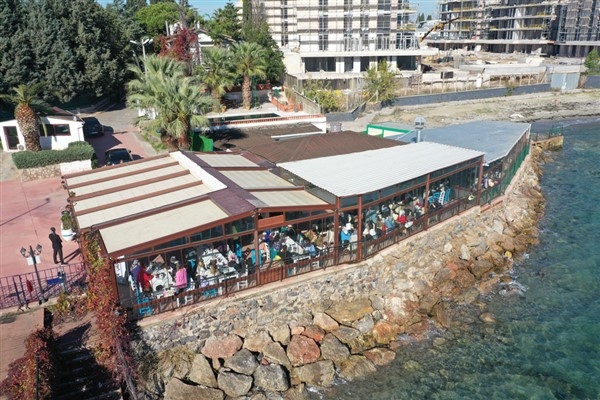 Tuzla’da denize sıfır ‘balık ekmek’ restoranı hizmete açıldı