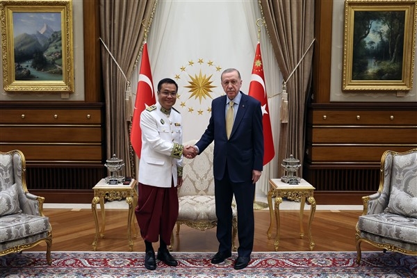 Kamboçya Büyükelçisi Sok, Cumhurbaşkanı Erdoğan’a güven mektubunu sundu