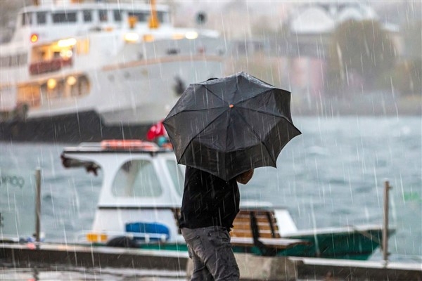 İstanbul’da hafta sonu soğuk ve yağışlı hava bekleniyor
