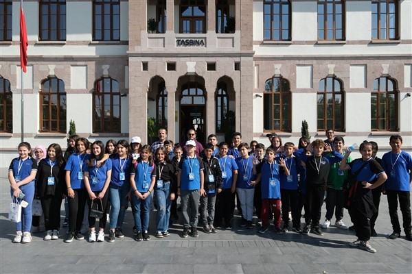 Merkez dışındaki 28 ilçedeki 7. sınıf öğrencileri Konya’yı keşfediyor