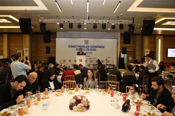Zeytinburnu'nda ″24 Kasım Öğretmenler Günü Yemeği″ programı düzenlendi