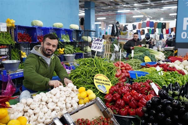 Yakuplu ve Marmara pazarları yeni kapalı alanda yerini aldı