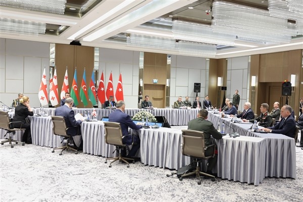 Bakü'de Türkiye-Azerbaycan-Gürcistan Savunma Bakanları Toplantısı gerçekleşti