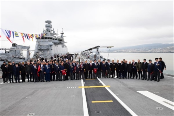 TCG Anadolu, İzmit Liman'ında ziyarete açıldı