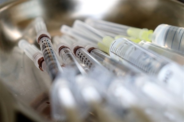 Gazze’deki sağlık merkezlerinde yaklaşık 12 bin çocuğa aşı yapıldı