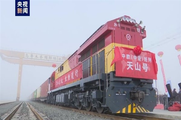 “Tianshan” kodlu ilk Çin-Avrupa yük treni Urumçi’den yola çıktı