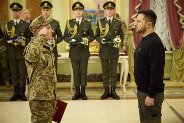 Zelenski, Ukrayna Silahlı Kuvvetleri Günü'nde askerlerle bir araya geldi