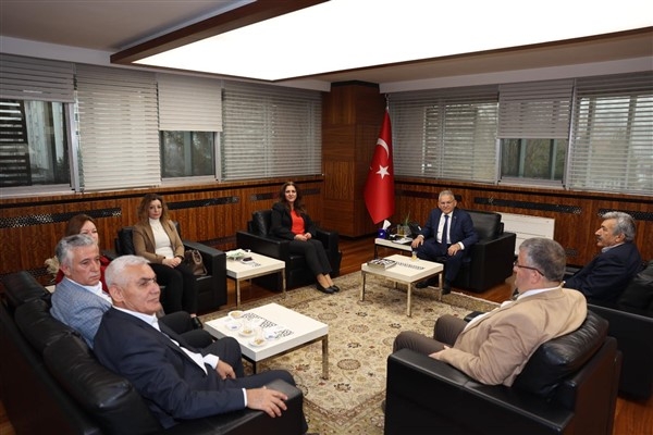 Başkan Büyükkılıç’a Karapınar Belediye Başkanı Güneş ve Umut Çınarı Derneği’nden ziyaret