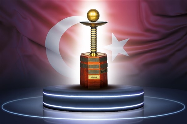 TSK'ya Dünya Askeri Pentatlon Şampiyonası kupası teslim edildi