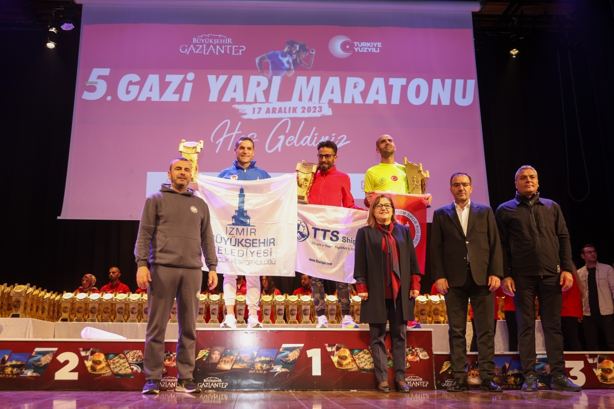 5. Gazi Yarı Maratonu ve 10K Yol Koşusu’nun ödülleri sahiplerini buldu