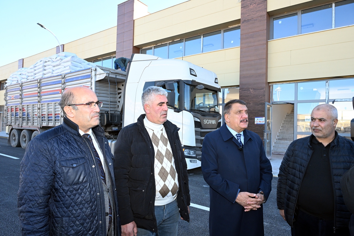 Başkan Gürkan, yeni Buğday Pazarı'nı ziyaret etti