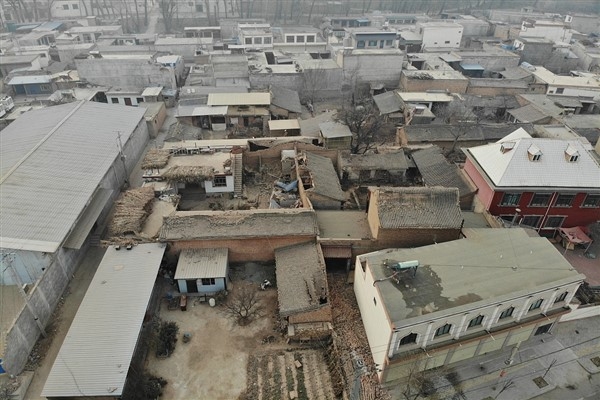 Çin'in dört bir yanından deprem bölgelerine yardım gidiyor
