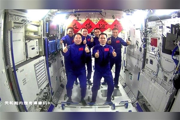 Shenzhou-17 mürettebatı uzayda araç dışı faaliyetlere başlayacak