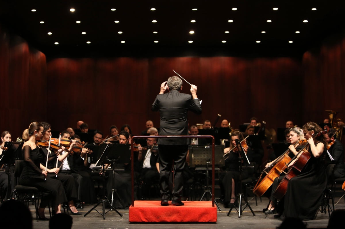 Eskişehir Büyükşehir Belediyesi Senfoni Orkestrası, müzikseverlerle buluştu