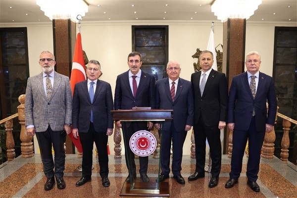 Milli Savunma Bakanı Güler'e taziye ziyaretleri sürüyor