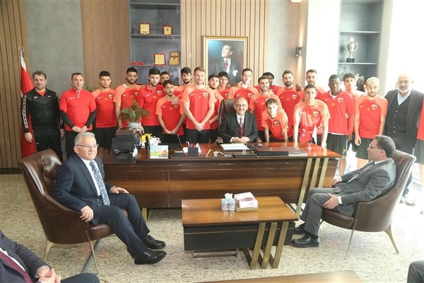 Bakan Özhaseki ve Başkan Büyükkılıç’tan Kayserispor’a ziyaret