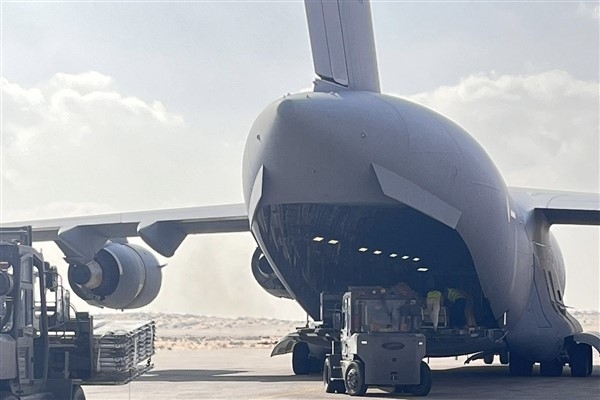 Katar, Gazze'ye 3 yardım uçağı gönderdi