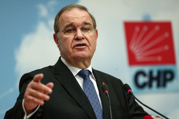 CHP’li Öztrak: “Erdoğan, kürsüye gelince insaf bacadan çıkıyor”