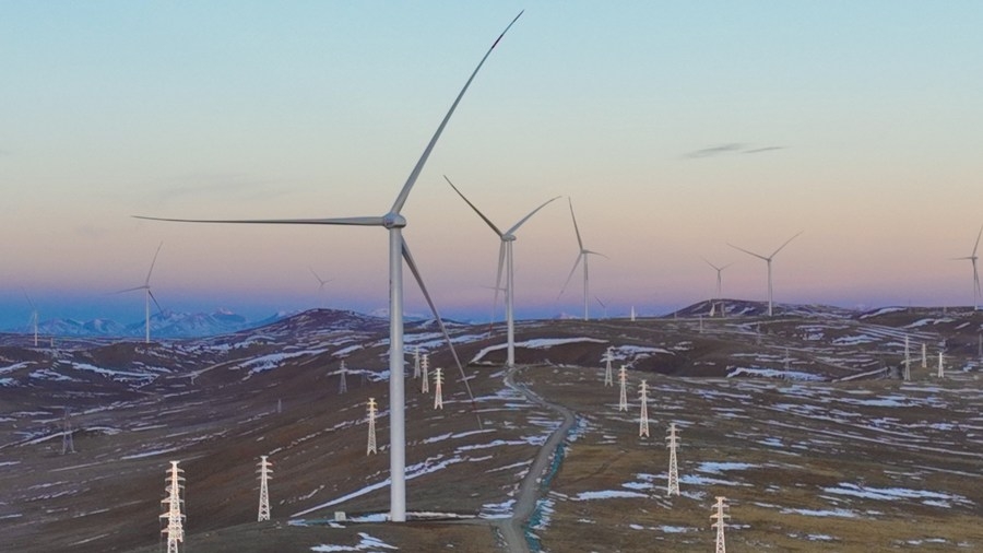 Dünyanın en yüksek rakımdaki rüzgar santrali üretime başladı
