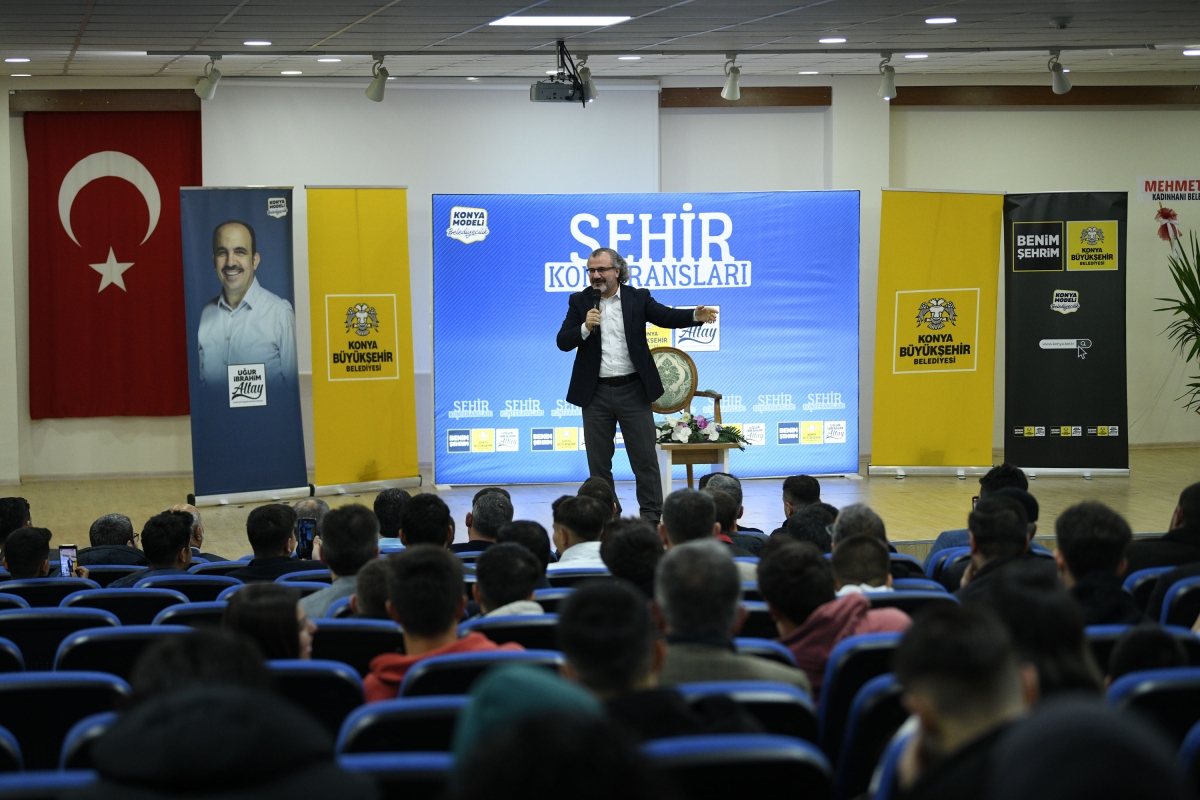 Konya'da Şehir Konferansları devam ediyor