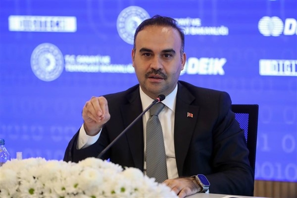 Bakan Kacır: &Prime;Togg yeni modeliyle dünya sahnesine çıkıyor&Prime;