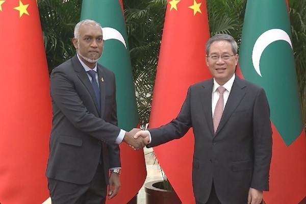 Çin Başbakanı Li Qiang,  Maldivler Cumhurbaşkanı Mohamed Muizzu ile bir araya geldi