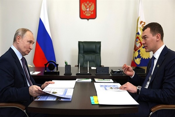 Putin, Habarovsk Krayı Valisi Degtyarev ile çalışma toplantısı gerçekleştirdi
