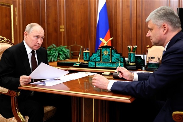 Putin, Rusya Demiryolları Genel Müdürü Belozerov ile görüştü